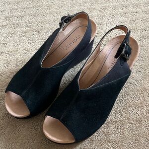 Vionic Trixie wedge